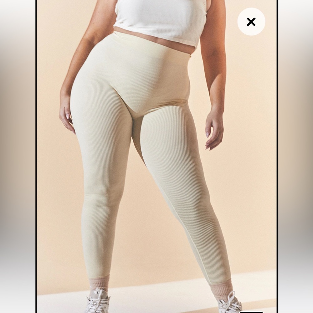 PLT Contour Rib Legging - Picture 3 of 4